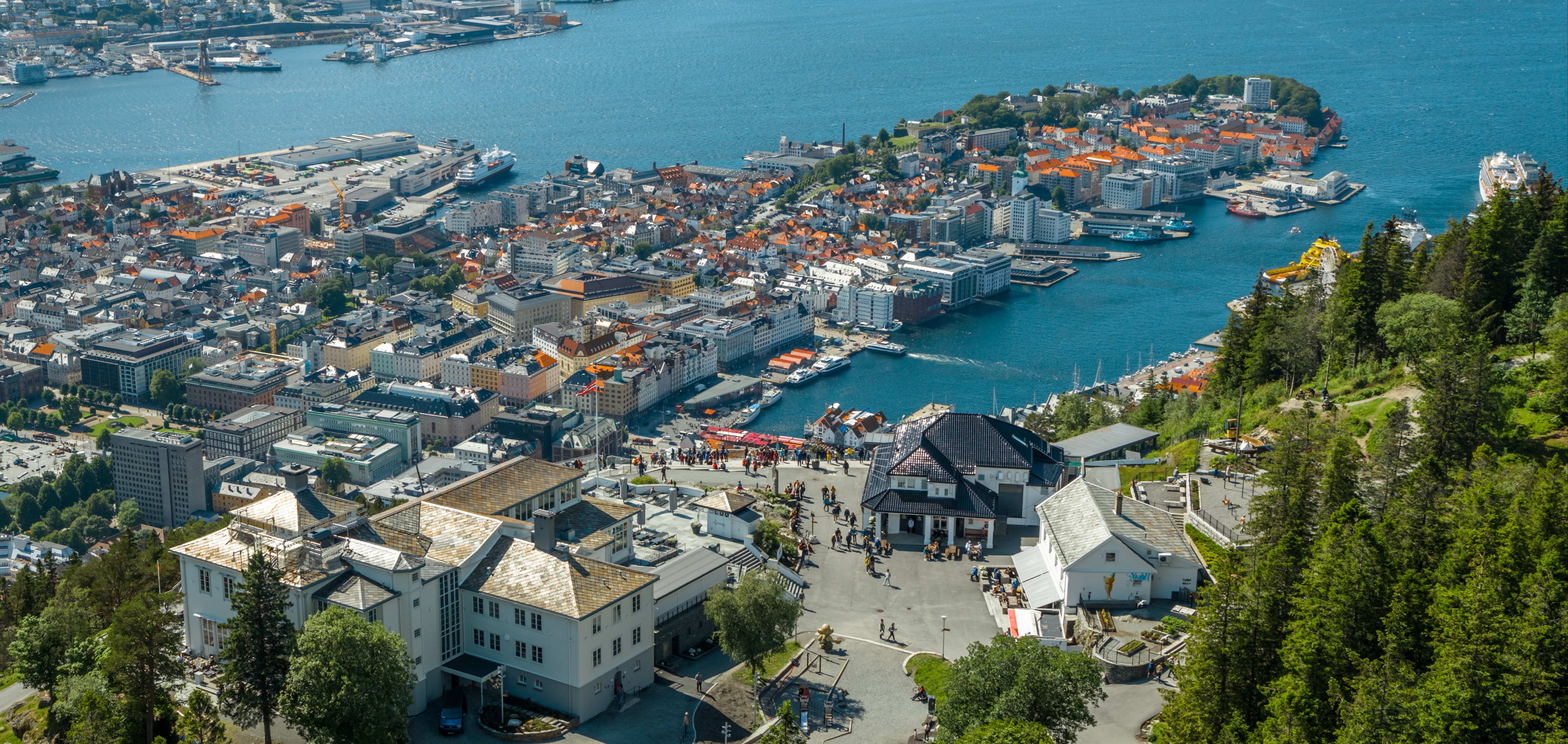Viser et oversiktsbilde over Fløyen